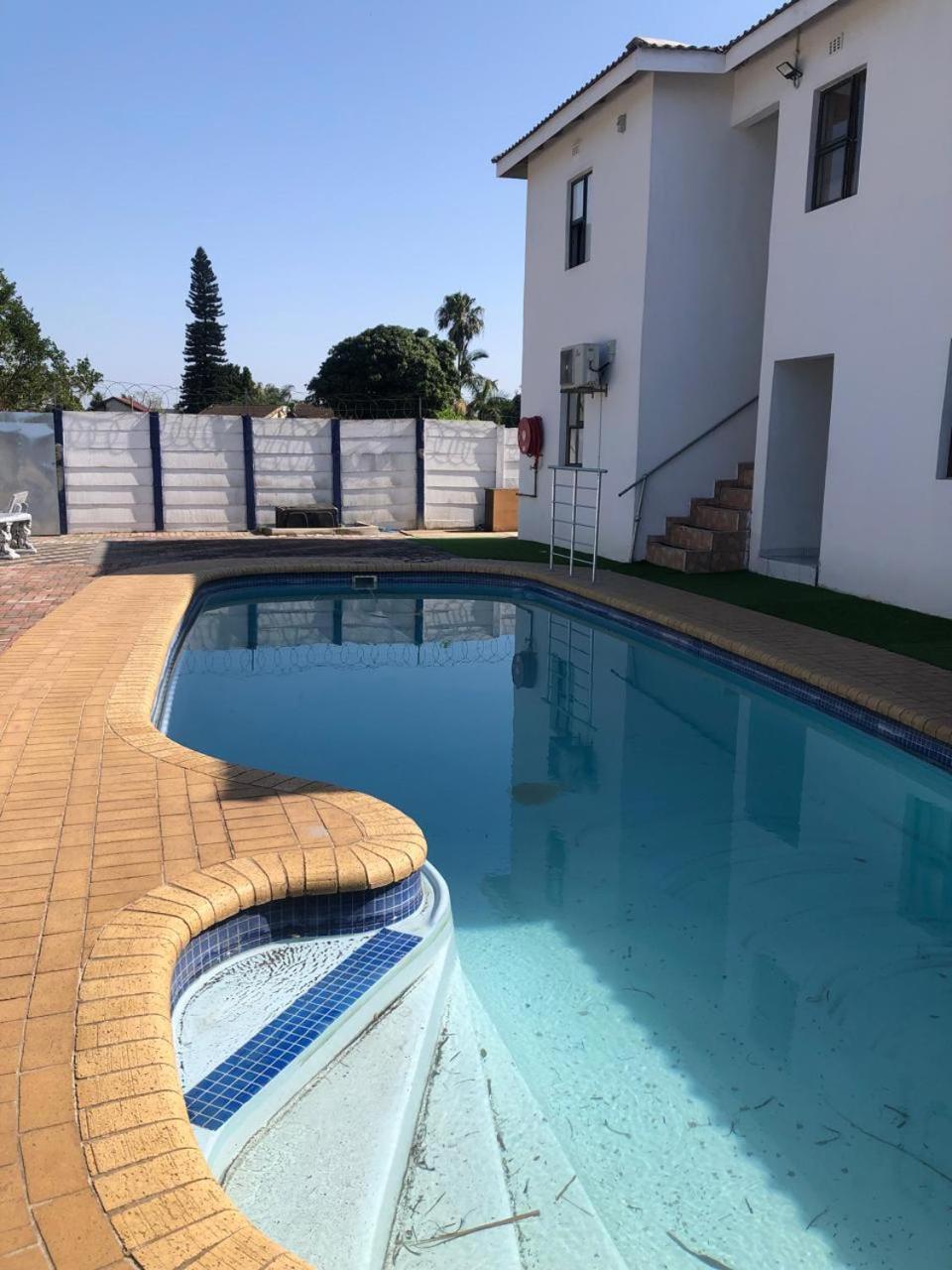 Jnc Lodge 理查兹湾 外观 照片
